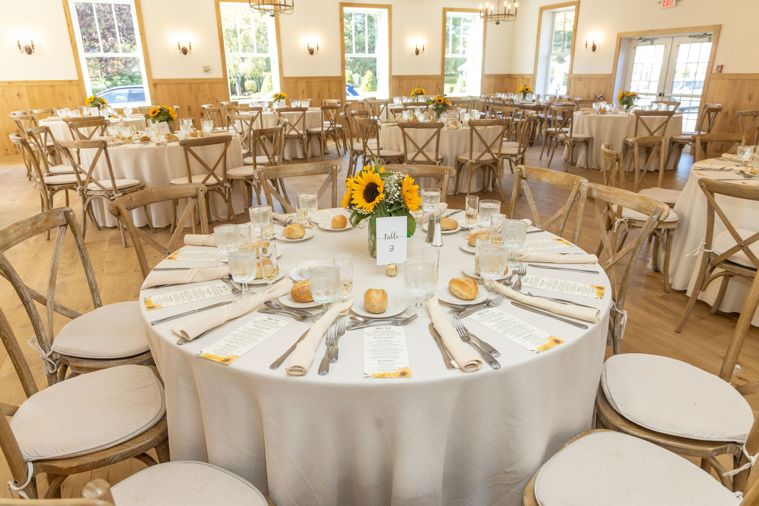 Vineyard table setting sunflower 0635